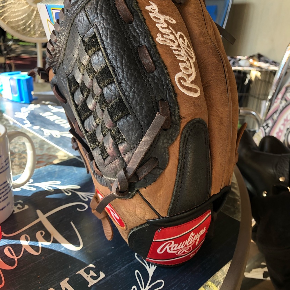 Rawlings Left Handed Baseball Glove